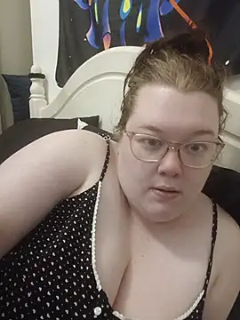 Snapshot of Sexycurvyemilyy chatting on June 2026 09:21:01 PM Sexycurvyemilyy online show from June 2026 09:21:01 PM