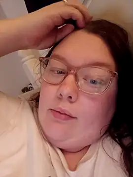 Sexycurvyemilyy online show from November 2025 01:17:01 AM