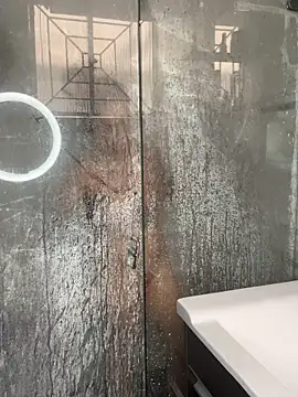 Selena G69 online show from December 2025 05:37:02 PM