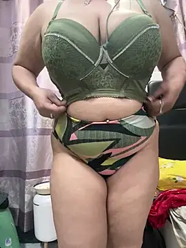 Sexybomb33 online show from February 2026 07:55:02 PM