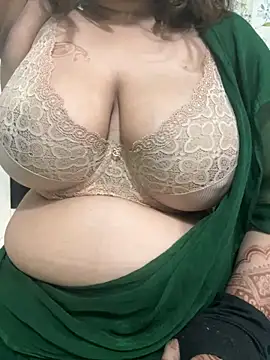 Sexybomb33 online show from February 2026 10:18:02 PM