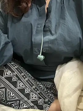 Sexybomb33 online show from December 2025 02:08:02 PM