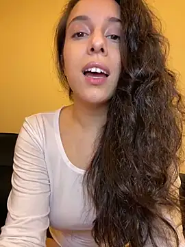 Natur4lBeautyb33 online show from December 2024 04:34:01 AM