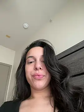 Natur4lBeautyb33 online show from December 2024 03:28:02 PM