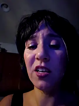 SkyelarSommer online show from October 2025 02:45:01 AM