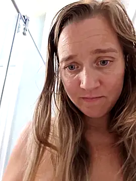 SkyelarSommer online show from November 2025 03:59:01 PM