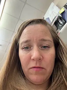 SkyelarSommer online show from April 2026 03:41:01 PM