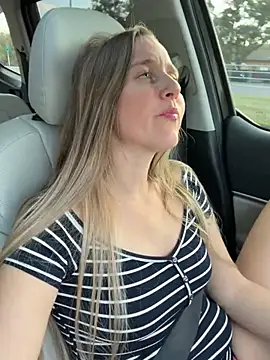 SkyelarSommer online show from February 2026 10:38:01 PM