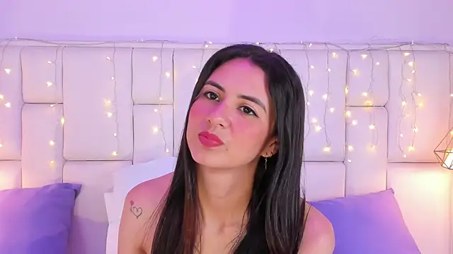 SarahSophia  online show from March 2025 05:55:02 PM
