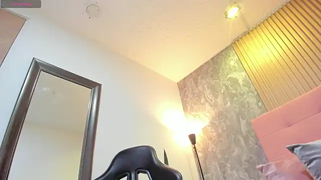 victoria  milf  online show from December 2025 09:23:01 PM