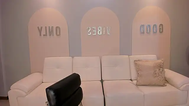 Snapshot of SunnyRivers chatting on October 2025 06:40:02 PM SunnyRivers online show from October 2025 06:40:02 PM
