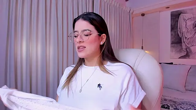 nathalie rivers online show from April 2026 11:17:01 AM