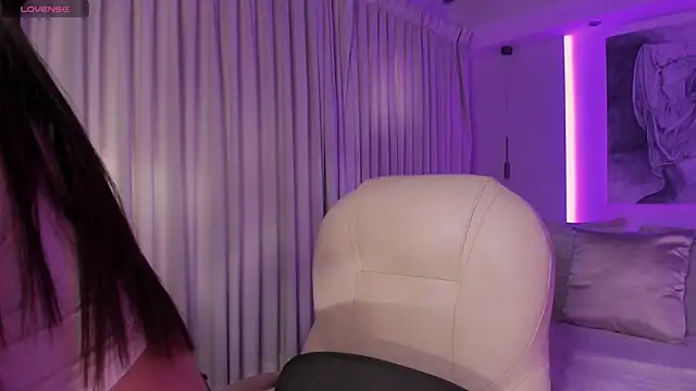 nathalie rivers online show from December 2025 11:22:02 AM