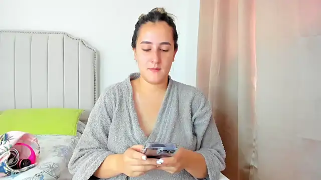 Hanna86 online show from October 2025 05:00:02 PM