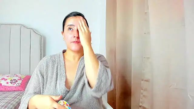 Hanna86 online show from January 2026 04:36:02 PM