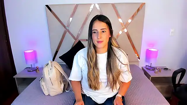 Hanna86 online show from October 2025 07:48:02 PM