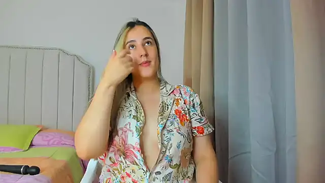 Hanna86 online show from May 2026 12:08:01 PM