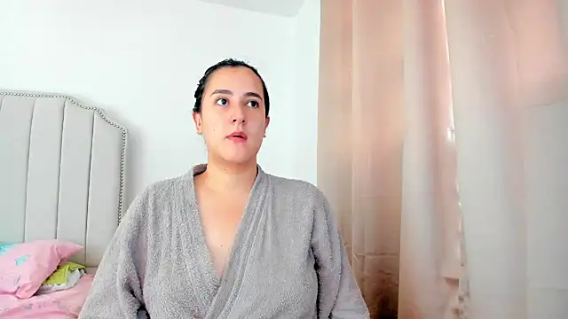 Hanna86 online show from November 2025 01:48:01 PM