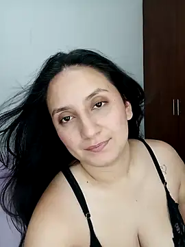 Angeelus2 online show from October 2025 05:21:01 PM