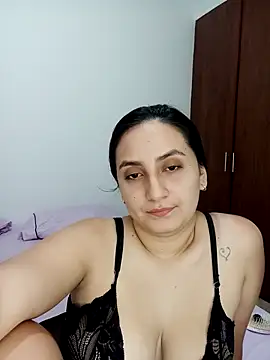 Snapshot of Angeelus2 chatting on October 2025 09:37:01 PM Angeelus2 online show from October 2025 09:37:01 PM