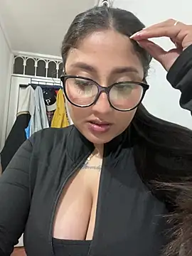 croftsmila online show from April 2026 11:42:01 PM