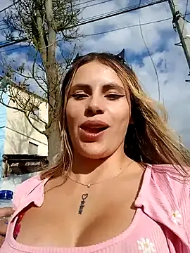 Snapshot of Misscata1106 chatting on October 2025 09:04:02 PM Misscata1106 online show from October 2025 09:04:02 PM