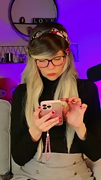 Kittychatte online show from March 2026 02:17:02 PM