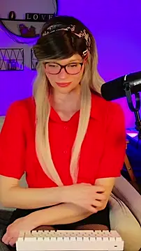 Kittychatte online show from March 2026 01:13:01 PM