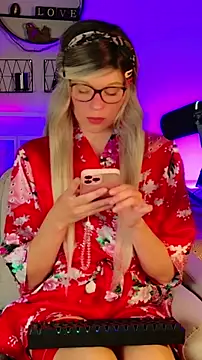 Kittychatte online show from May 2026 08:12:01 PM