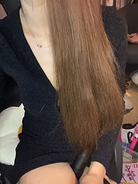 Snapshot of LaPetitechienne1 chatting on February 2025 11:52:01 PM LaPetitechienne1 online show from February 2025 11:52:01 PM