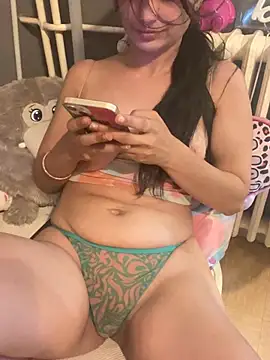 Snapshot of LaPetitechienne1 chatting on June 2026 01:06:02 PM LaPetitechienne1 online show from June 2026 01:06:02 PM