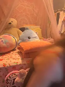 Snapshot of LaPetitechienne1 chatting on March 2025 01:11:01 AM LaPetitechienne1 online show from March 2025 01:11:01 AM