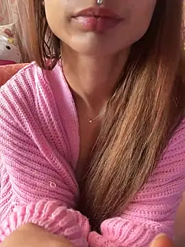Snapshot of LaPetitechienne1 chatting on March 2025 04:39:02 PM LaPetitechienne1 online show from March 2025 04:39:02 PM