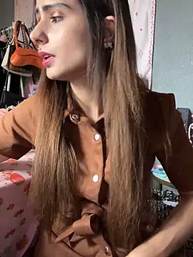 Snapshot of LaPetitechienne1 chatting on October 2025 12:18:01 PM LaPetitechienne1 online show from October 2025 12:18:01 PM