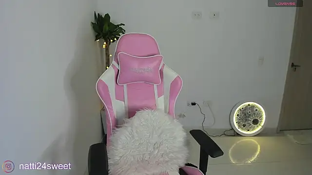 sharlotte 23 online show from July 2026 11:42:02 PM