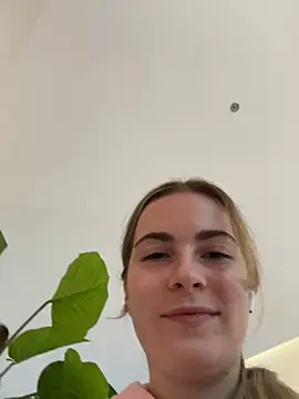 Snapshot of KissMissAngela chatting on March 2025 04:18:01 PM KissMissAngela online show from March 2025 04:18:01 PM