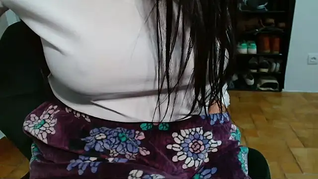 Snapshot of patatinahot87 chatting on January 2026 04:57:01 PM patatinahot87 online show from January 2026 04:57:01 PM