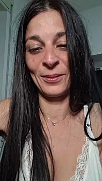 patatinahot87 online show from April 2026 05:00:02 PM