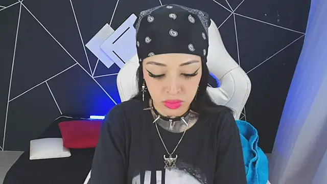 farichell online show from October 2025 07:35:02 PM