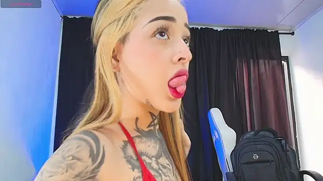 Snapshot of farichell chatting on March 2026 08:34:02 PM farichell online show from March 2026 08:34:02 PM