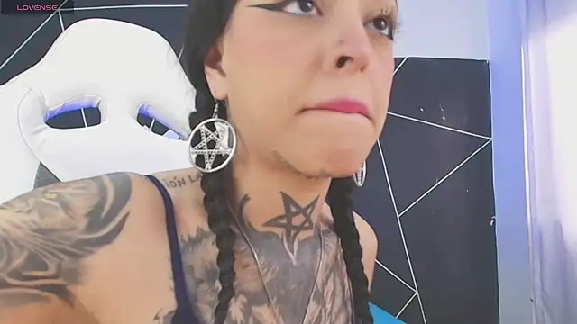 Snapshot of farichell chatting on January 2026 08:34:02 PM farichell online show from January 2026 08:34:02 PM