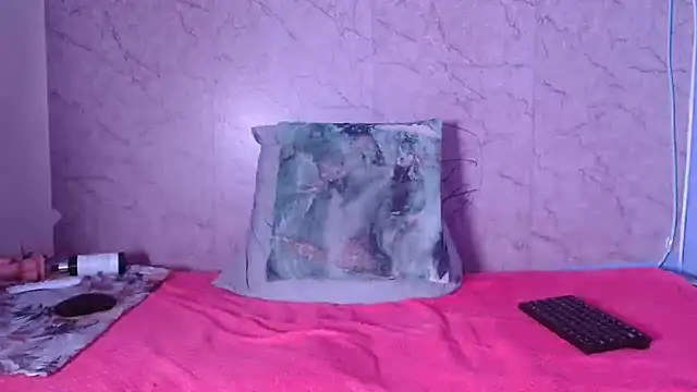 Snapshot of hannapasion chatting on December 2025 04:44:02 AM hannapasion online show from December 2025 04:44:02 AM