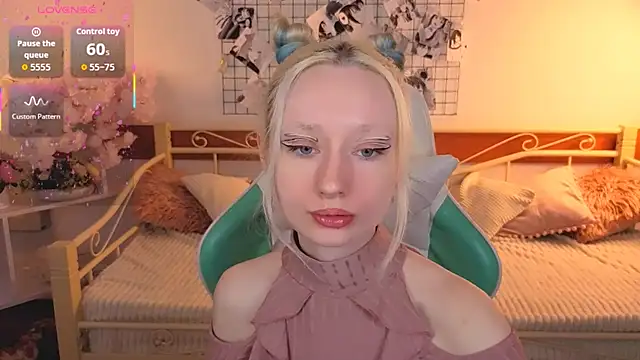 Katia Kim online show from March 2026 06:28:01 AM