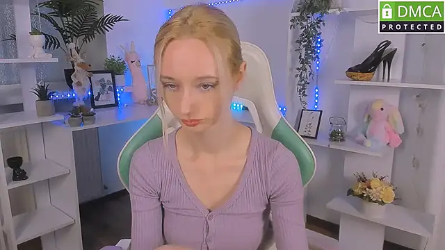 Katia Kim online show from October 2025 05:42:01 AM