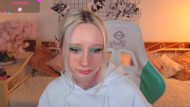 Katia Kim online show from February 2026 06:44:01 AM