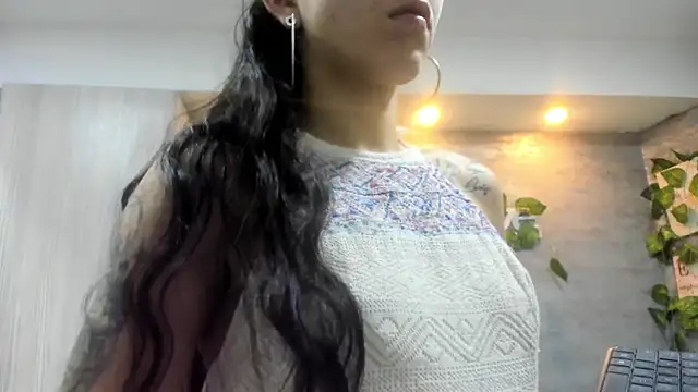Snapshot of Mhelanny2 chatting on May 2026 07:22:02 PM Mhelanny2 online show from May 2026 07:22:02 PM