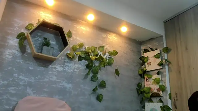 Snapshot of Mhelanny2 chatting on May 2026 09:17:02 PM Mhelanny2 online show from May 2026 09:17:02 PM