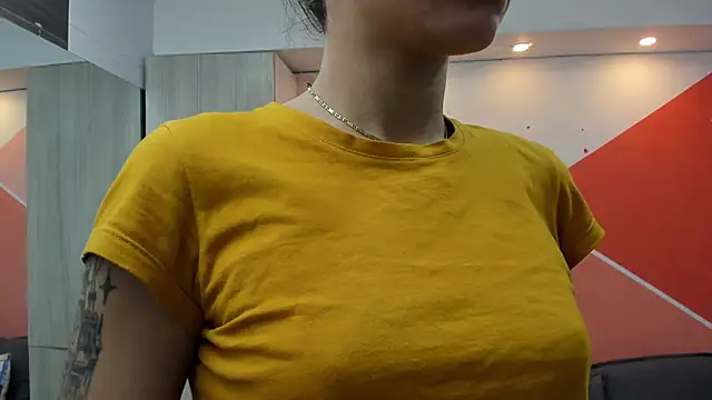 Snapshot of Mhelanny2 chatting on October 2025 07:51:01 PM Mhelanny2 online show from October 2025 07:51:01 PM