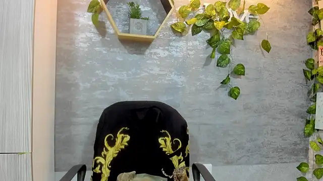 Snapshot of Mhelanny2 chatting on May 2026 08:12:02 PM Mhelanny2 online show from May 2026 08:12:02 PM