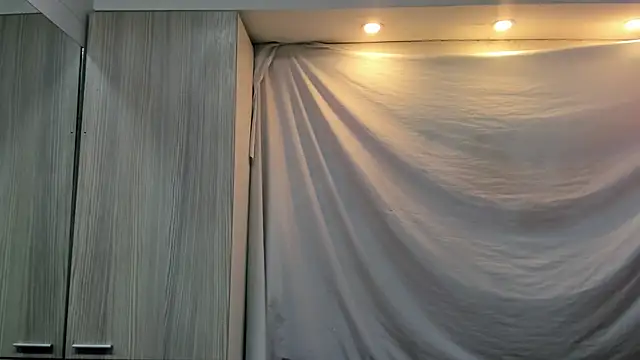 Mhelanny2 online show from March 2026 09:53:01 PM